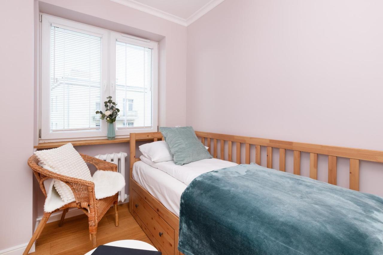 Cozy Pastel Two Bedroom Apartment In Central Gdynia By Noclegi Renters Екстер'єр фото