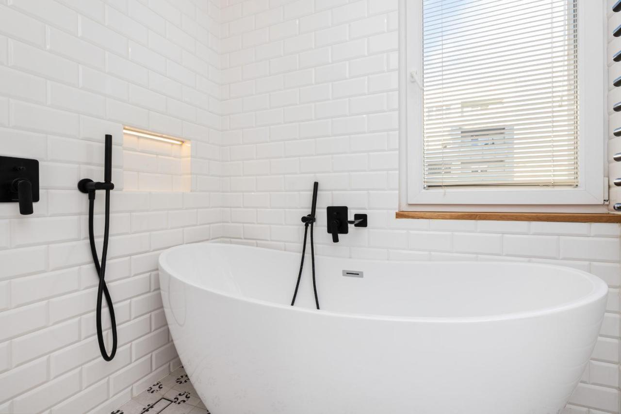 Cozy Pastel Two Bedroom Apartment In Central Gdynia By Noclegi Renters Екстер'єр фото